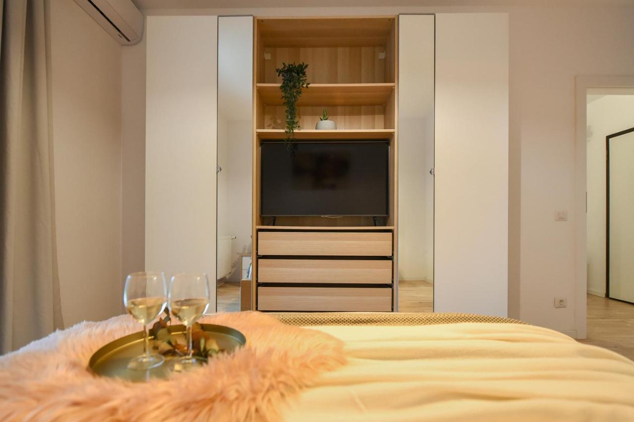 Vacation Feel - 2Br Apartment With Terrace & Private Parking In Baneasa Βουκουρέστι Εξωτερικό φωτογραφία
