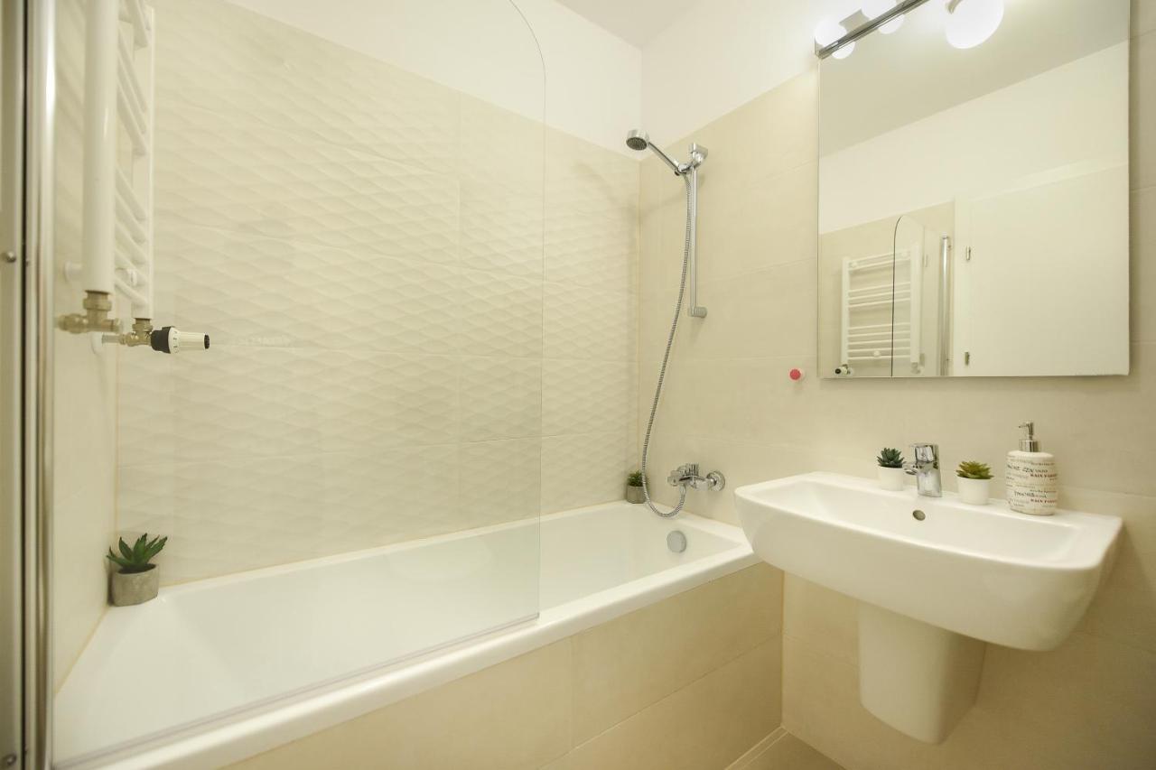 Vacation Feel - 2Br Apartment With Terrace & Private Parking In Baneasa Βουκουρέστι Εξωτερικό φωτογραφία